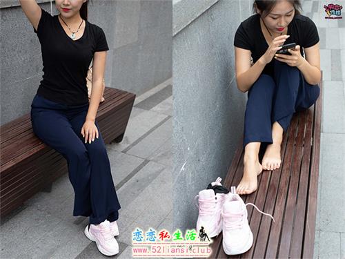 [物恋传媒] No.053 些许肉感，很多性感~粉色小跑鞋配黑色船袜（带视频）【124P+1V/938M】