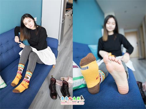 [物恋传媒] No.139 溏心-马丁靴下的多彩棉袜（带视频）【211P+1V/3.82G】