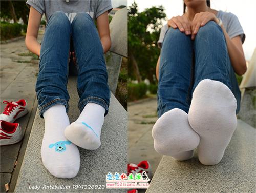 [战前女神] 恋足美腿棉袜女神级摄影套图 028【74P/144M】