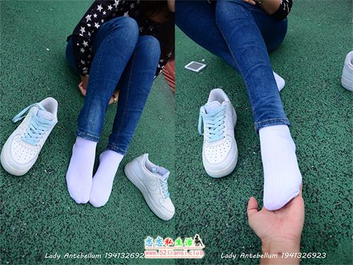 [战前女神] 恋足美腿棉袜女神级摄影套图 011【113P/283M】