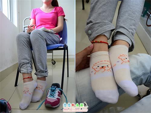 [战前女神] 恋足美腿棉袜女神级摄影套图 048【71P/123M】