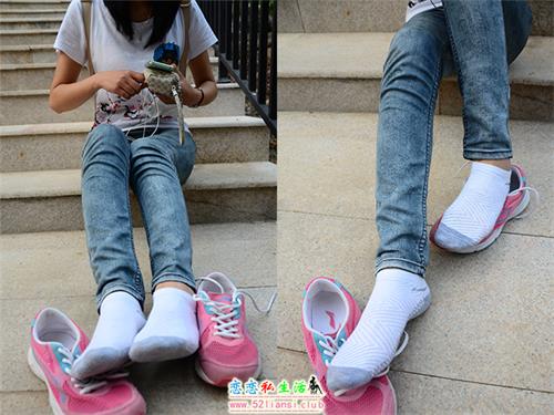 [战前女神] 恋足美腿棉袜女神级摄影套图 084【53P/139M】