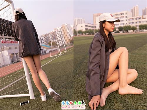 [山茶摄影ISS]144-小露 绿茵场热裤肉丝【80P/104M】