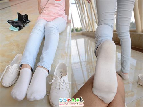 [战前女神] 恋足美腿棉袜女神级摄影套图 105【98P/148M】