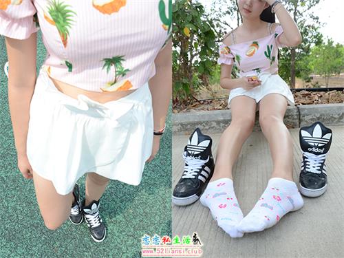 [战前女神] 恋足美腿棉袜女神级摄影套图 098【140P/319M】