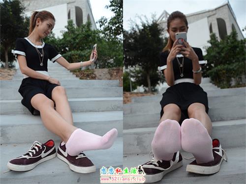 [战前女神] 恋足美腿棉袜女神级摄影套图 101【128P/145M】