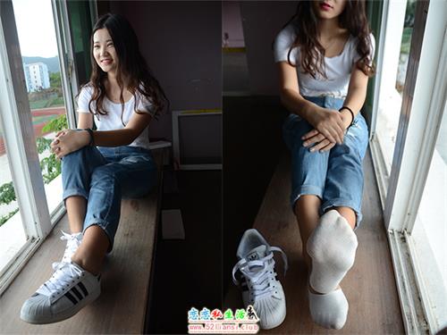 [战前女神] 恋足美腿棉袜女神级摄影套图 123【102P/190M】