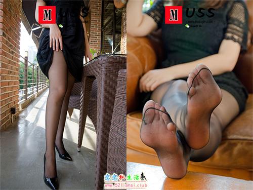 [MussGirl慕丝女郎] NO.068 人妻的黑丝美足【54P/11M】