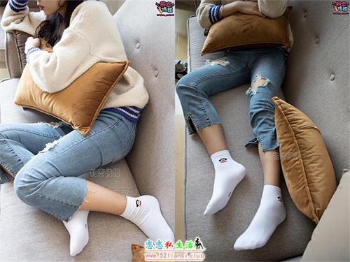 [物恋传媒] No.080 雯雯-牛仔裤搭配匡威高帮帆布鞋【141P/769M】