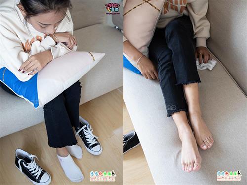 [物恋传媒] No.075 岚岚-语笑嫣然，隔壁班女同学感觉（带视频）【160P+1V/1.03G】