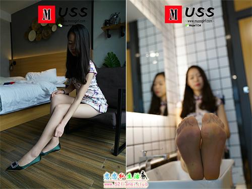 [MussGirl慕丝女郎] NO.082 幽默的女生总是喜欢着装与周围的环境格格不入【72P/195M】