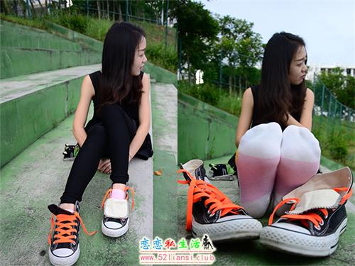 [战前女神] 恋足美腿棉袜女神级摄影套图 128【111P/119M】