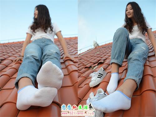 [战前女神] 恋足美腿棉袜女神级摄影套图 141【102P/187M】